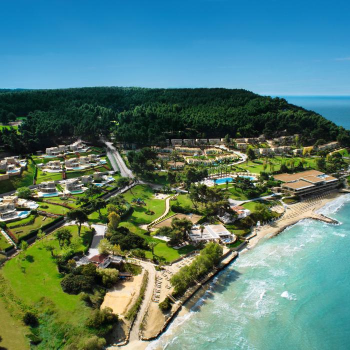 Самые популярные отели Sani Resort и Ikos Resorts